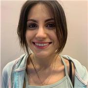 Insegnante di latino, inglese e altre discipline umanistiche offre il proprio sostegno per garantire successo nel percorso formativo